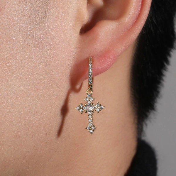 Iced Cross Drop Øreringe – S925 Hvidguldbelagt