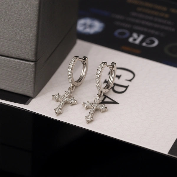 Iced Cross Drop Øreringe – S925 Hvidguldbelagt