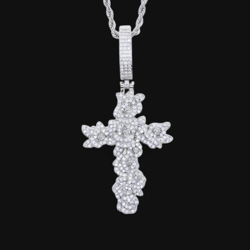 Pendentif Croix Flamme Gelée–Plaqué Or Blanc