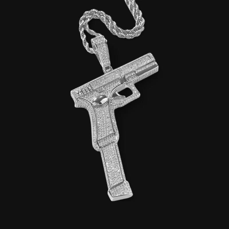 Iced Out Gun Pendant – hvidguld belagt