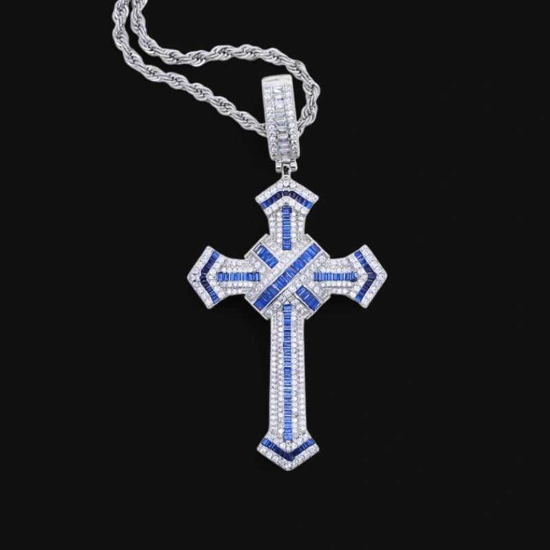 Mehrfarbiger Iced Cross Anhänger – Weißgold plattiert