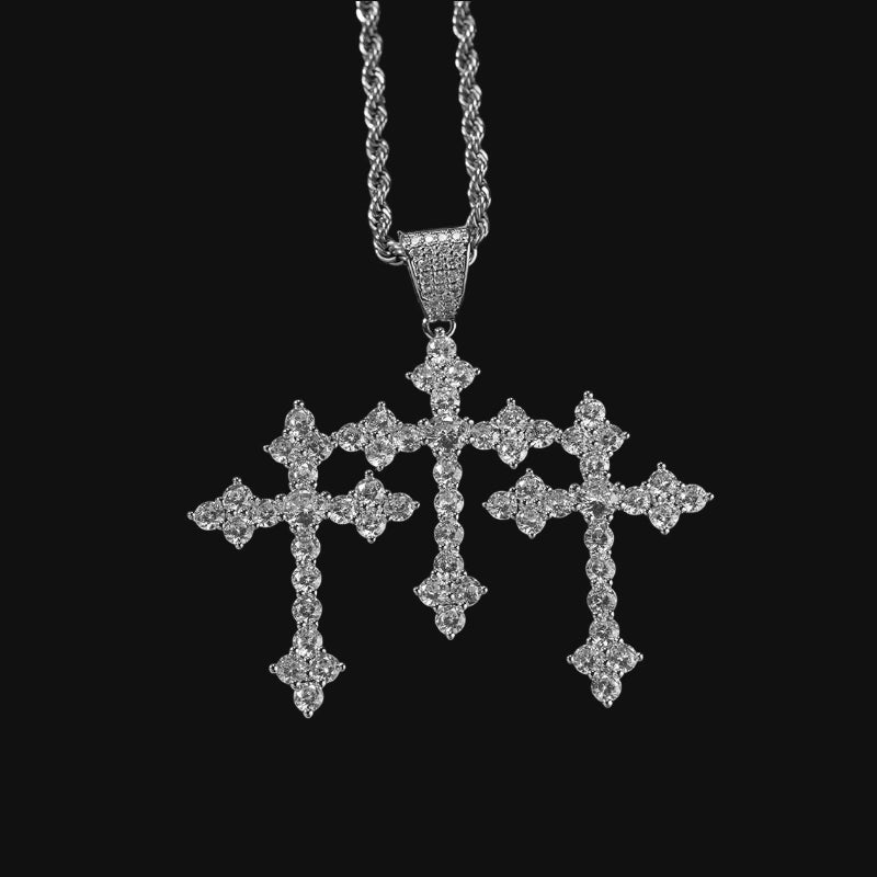 Triple Cross Pendant - Hvidguldbelagt