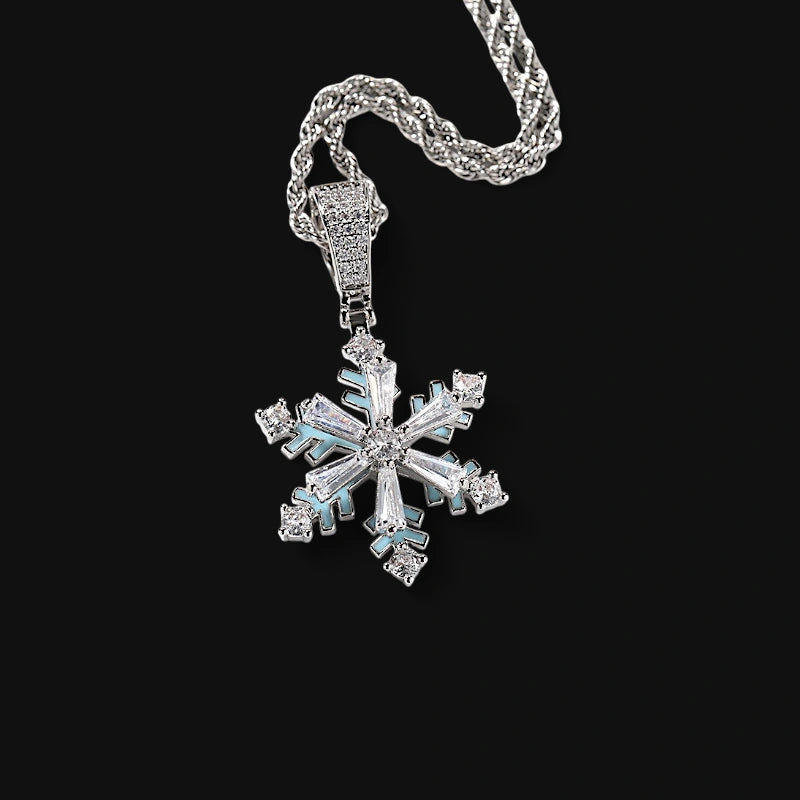 Iced Out Glow-in-the-Dark Spinning Snowflake Pendant - Hvidguldbelagt