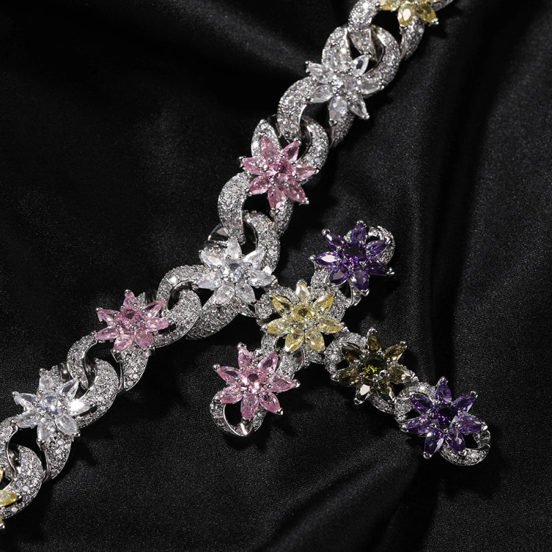 Iced Out Floral Cuban Cross Chain – Hvidguldbelagt