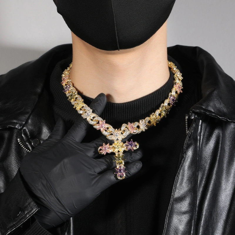 Iced Out Floral Cuban Cross Chain – Hvidguldbelagt
