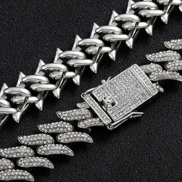 19 mm Iced Out Blütenblatt-Kette aus Kuba – Weißgold plattiert