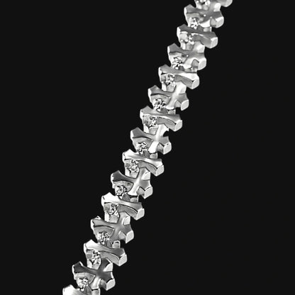 11,5 mm Gothic Cross Link armbånd – hvidguld belagt