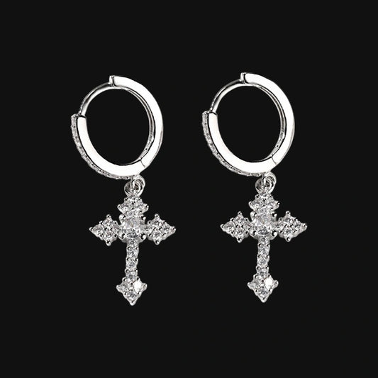 Iced Cross Drop Øreringe – S925 Hvidguldbelagt