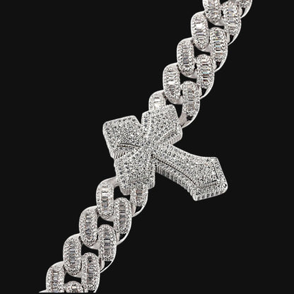 Iced Out Triple Cross Cuban Chain – Hvidguldbelagt
