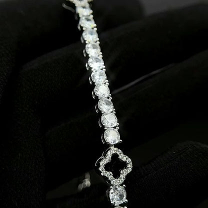 4 mm Iced Out Black Clover Tennisarmband – Weißgold plattiert